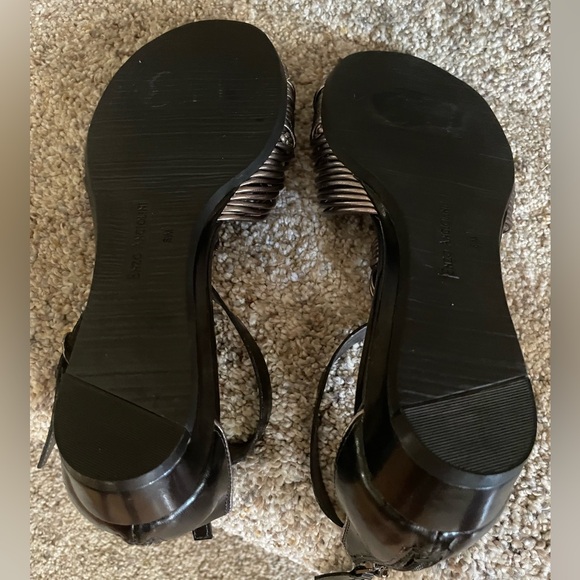 Enzo Angiolini Silver Sandals Size 6 1/2 M - Picture 2 of 8